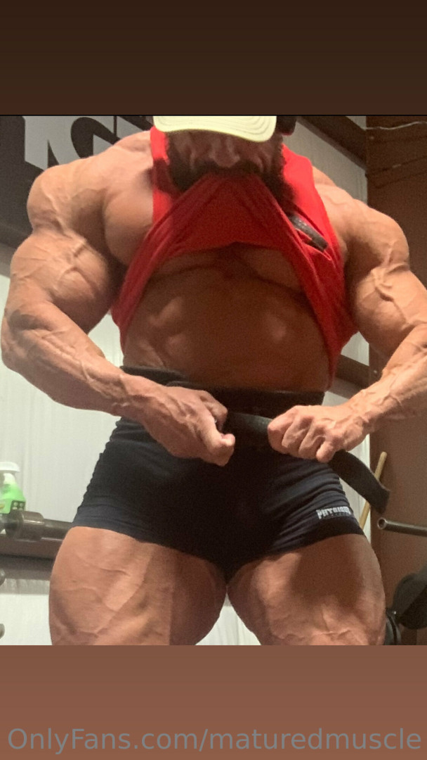 Photo by maturedmuscle published on October 12,2023 21:54:54 - BestThots