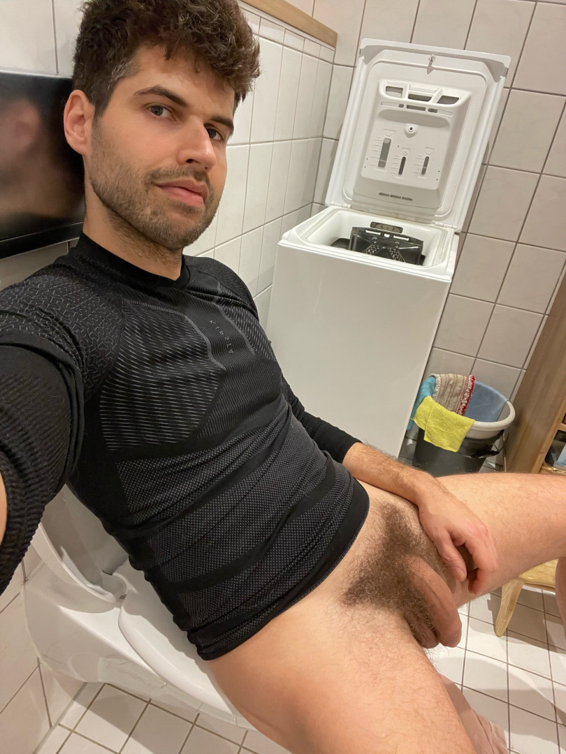 Photo by throatbuddy published on October 11,2023 06:32:40 - BestThots