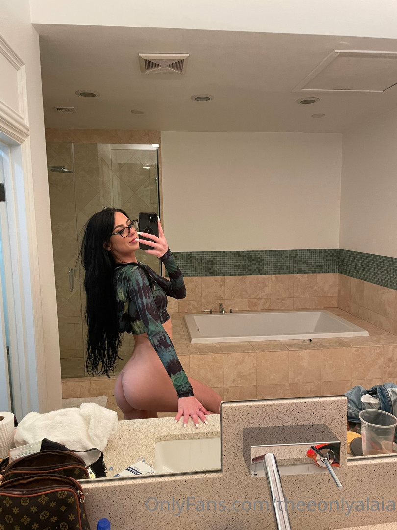Photo by theeonlyalaia published on October 16,2023 08:55:07 - BestThots