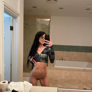theeonlyalaia #6975613