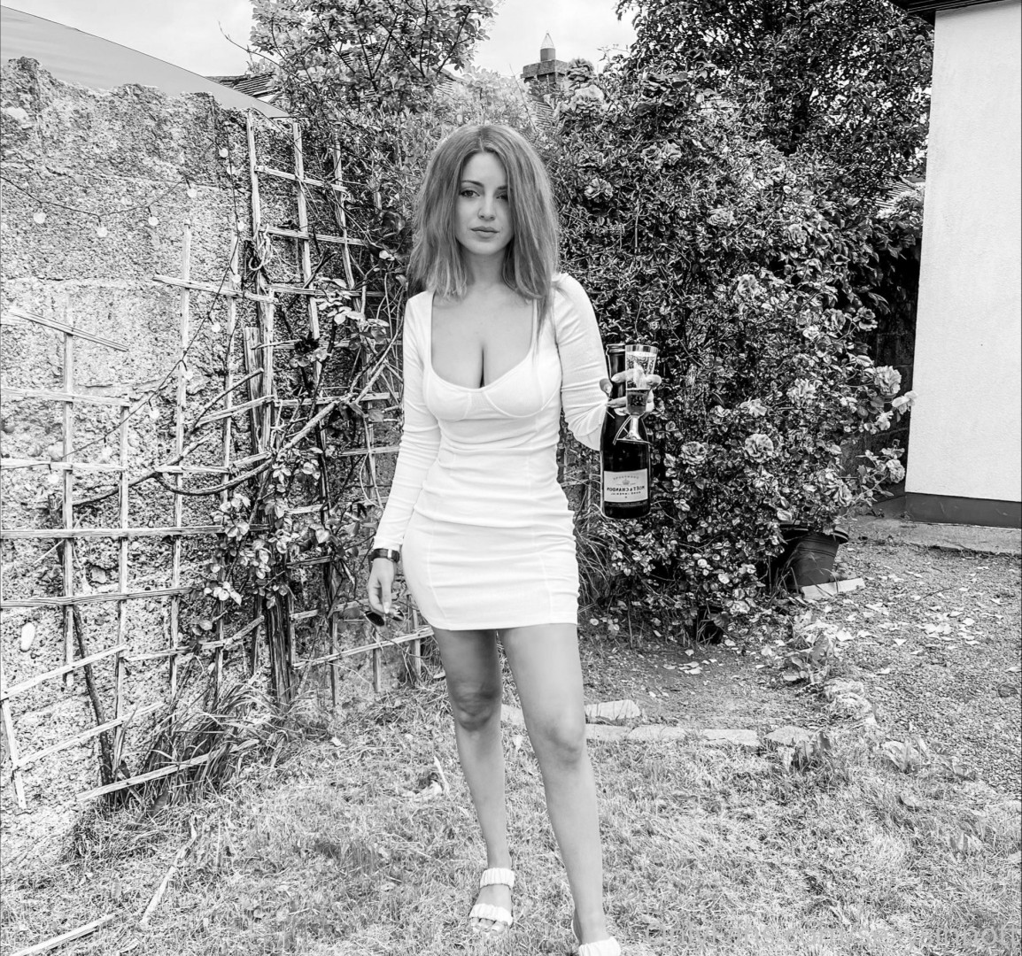 Photo by sexysinnott published on June 13,2023 22:52:08 - BestThots
