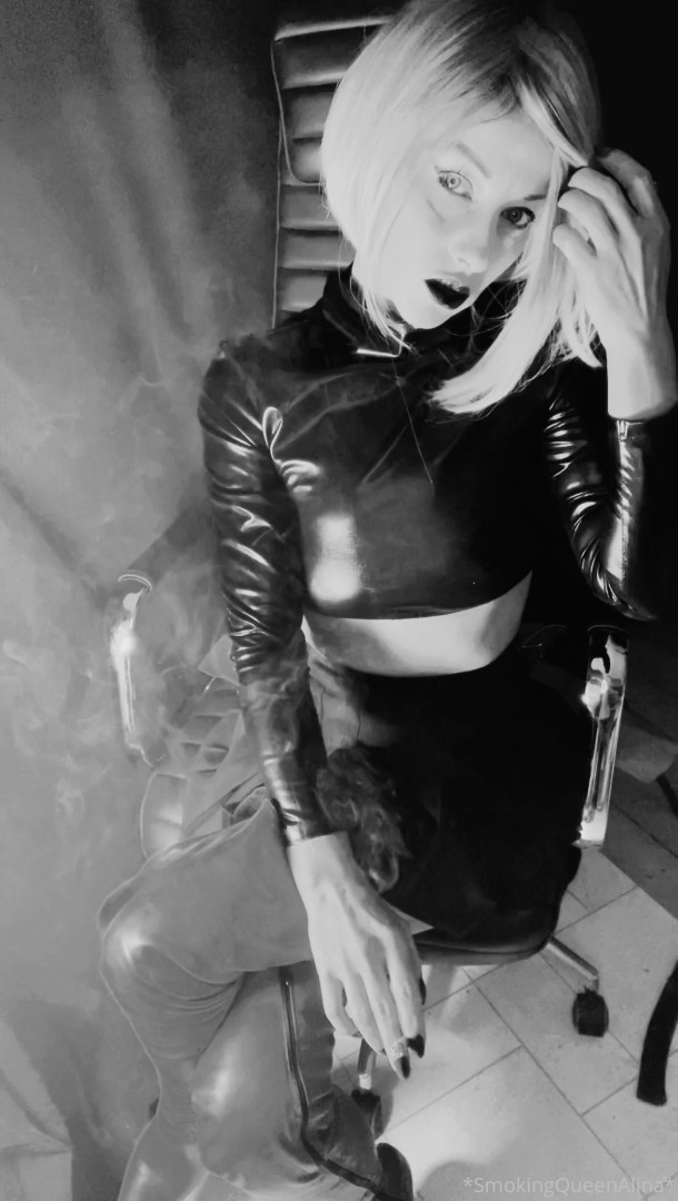Photo by smokingqueenalina published on May 17,2023 21:33:21 - BestThots