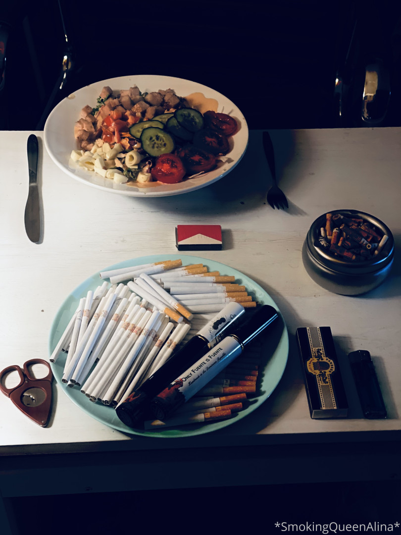 Photo by smokingqueenalina published on May 17,2023 21:33:48 - BestThots