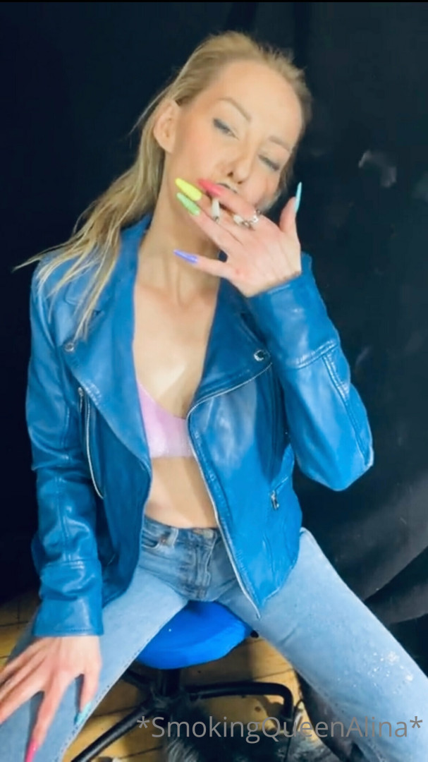 Photo by smokingqueenalina published on May 17,2023 21:33:52 - BestThots