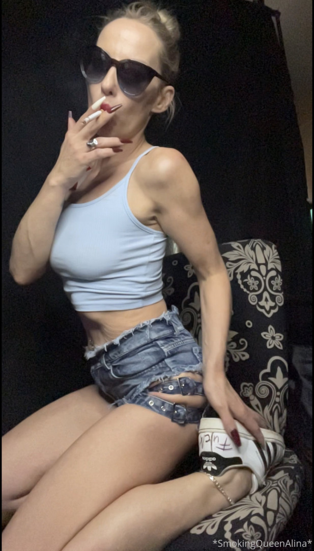 Photo by smokingqueenalina published on May 17,2023 21:33:55 - BestThots