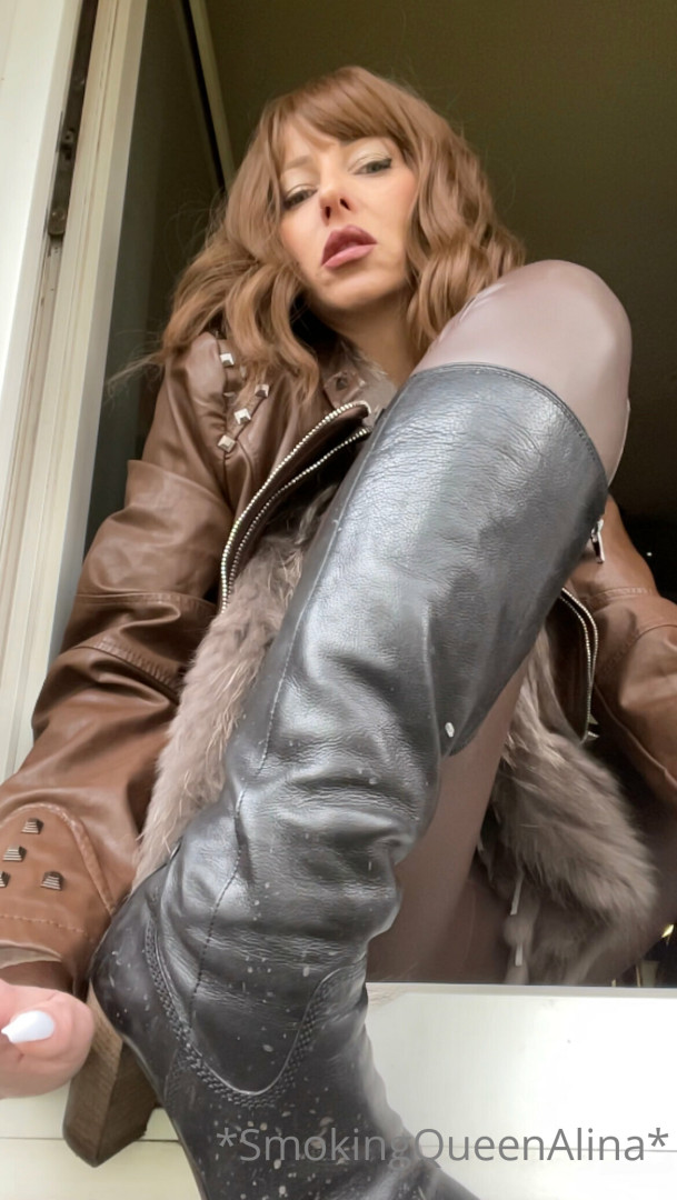 Photo by smokingqueenalina published on May 17,2023 21:34:12 - BestThots