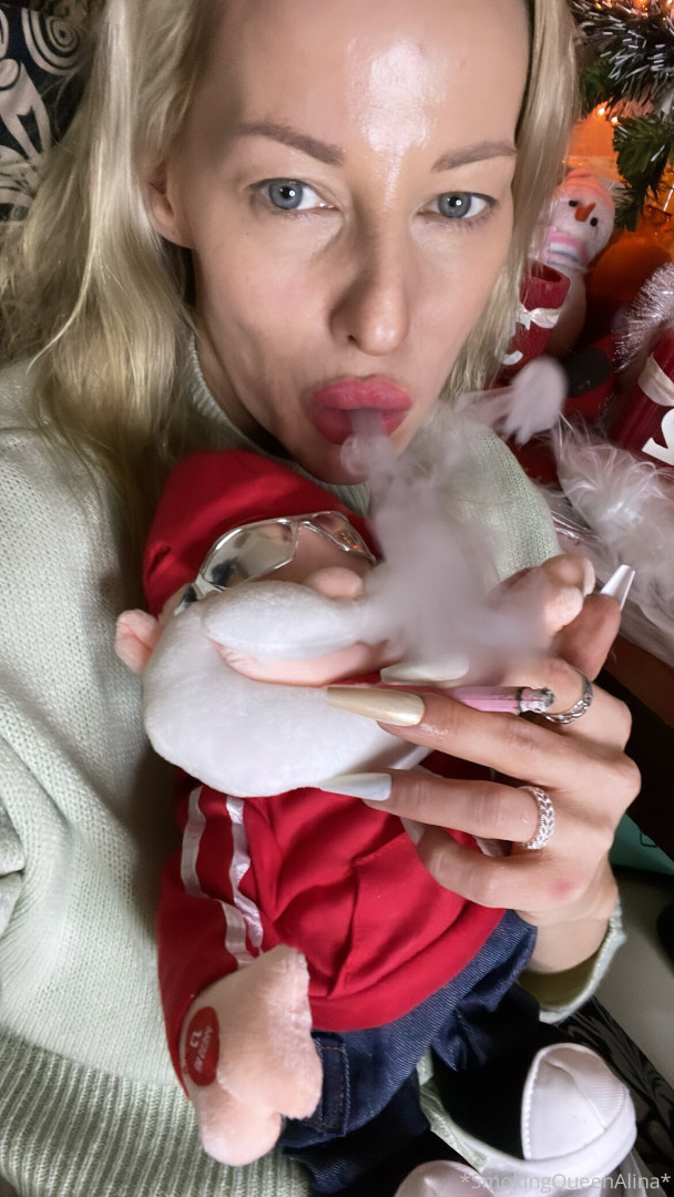 Photo by smokingqueenalina published on May 17,2023 21:34:23 - BestThots