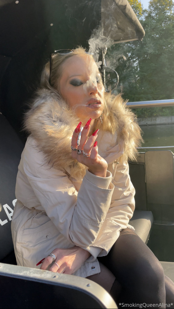 Photo by smokingqueenalina published on May 17,2023 21:34:24 - BestThots