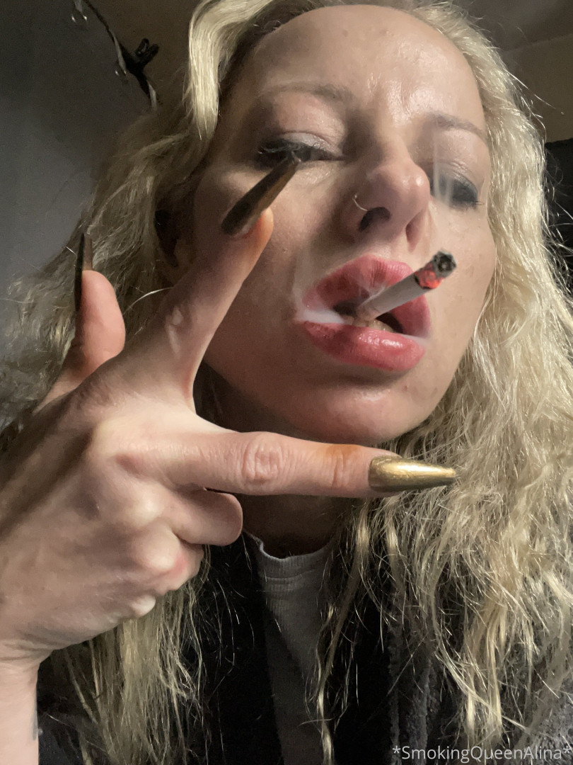 Photo by smokingqueenalina published on May 17,2023 21:34:48 - BestThots