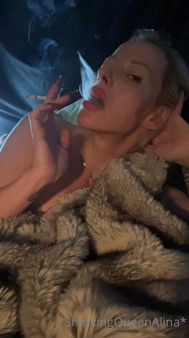 Photo by smokingqueenalina published on May 17,2023 21:34:52 - BestThots