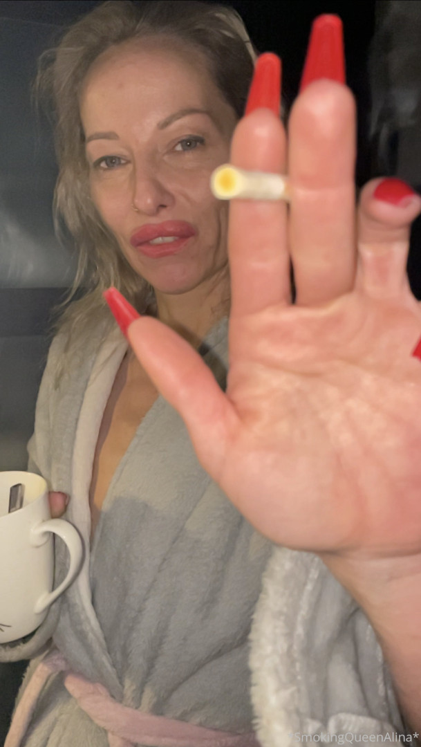 Photo by smokingqueenalina published on May 17,2023 21:35:02 - BestThots