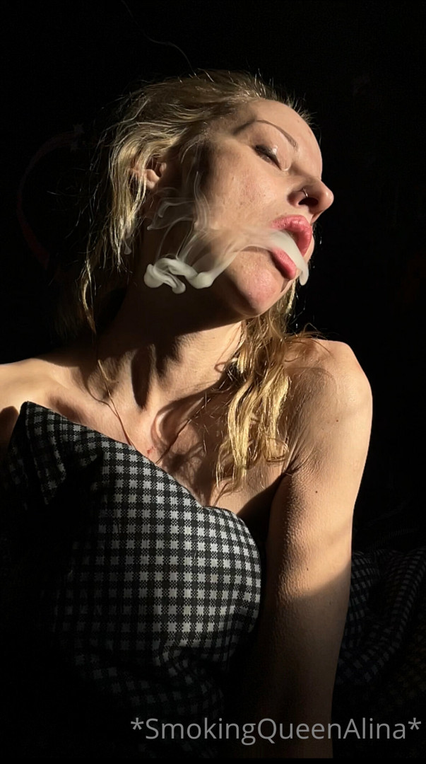 Photo by smokingqueenalina published on May 17,2023 21:35:26 - BestThots