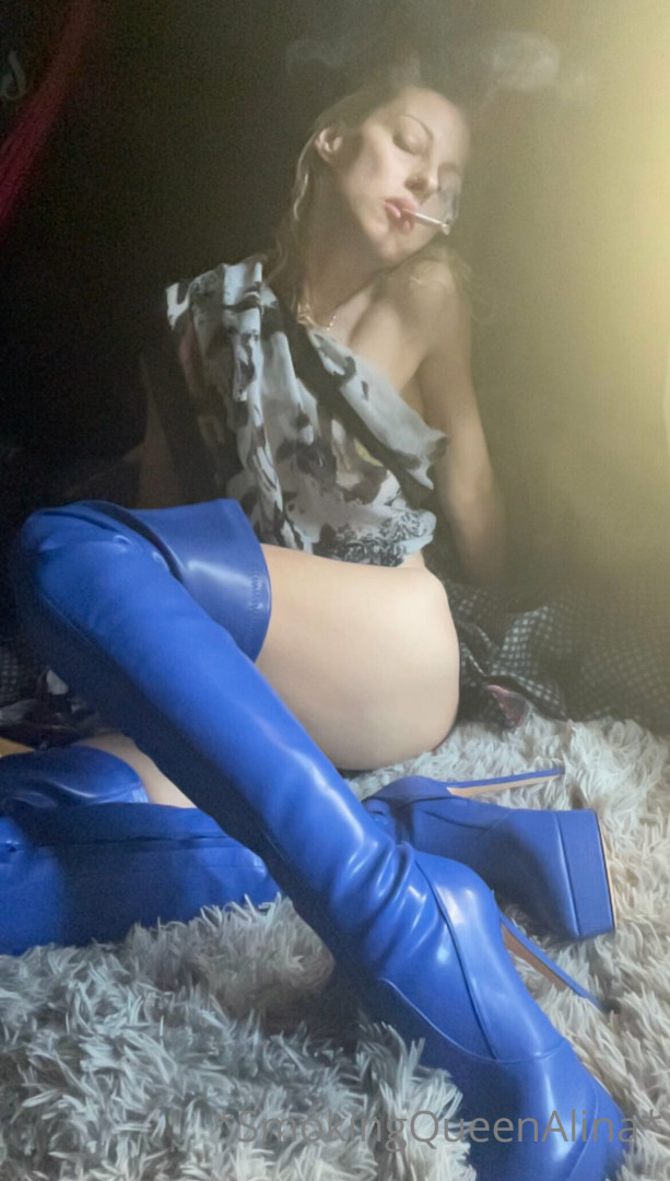 Photo by smokingqueenalina published on May 17,2023 21:36:03 - BestThots