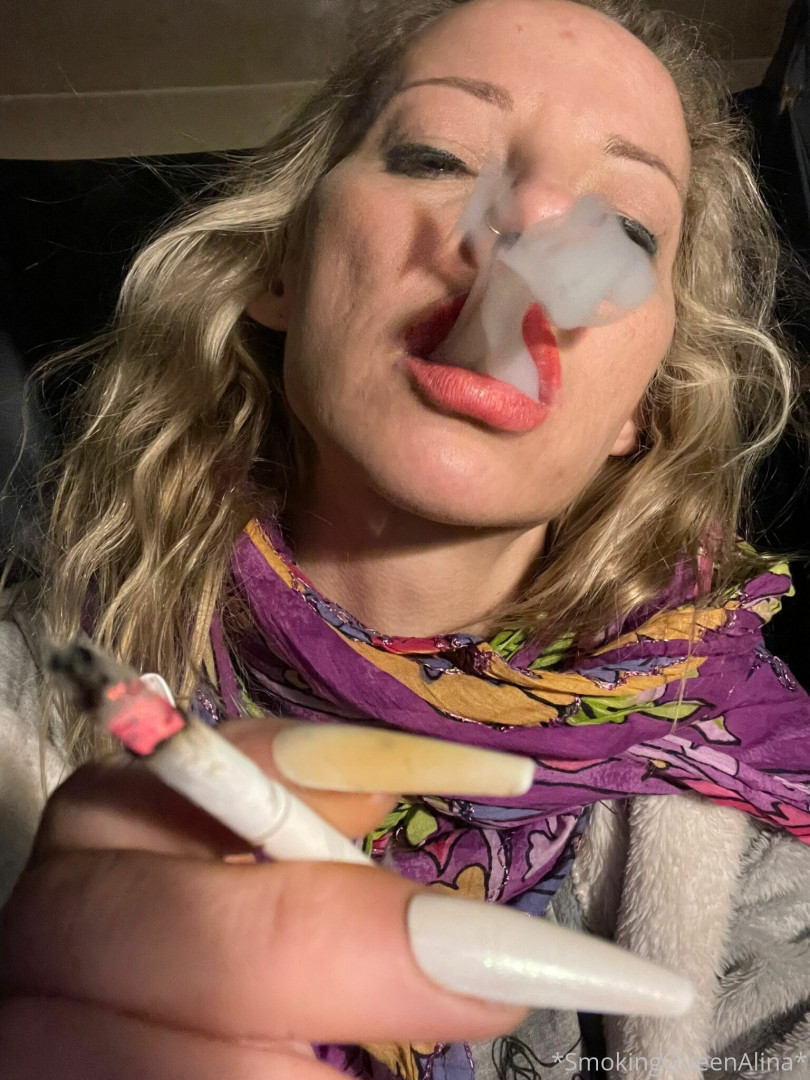 Photo by smokingqueenalina published on May 17,2023 21:36:15 - BestThots