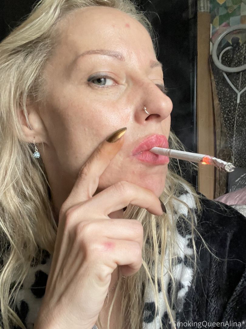 Photo by smokingqueenalina published on May 17,2023 21:36:28 - BestThots