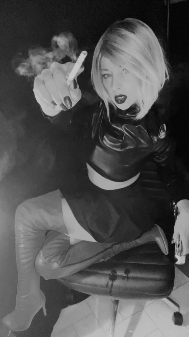 Photo by smokingqueenalina published on May 17,2023 21:36:37 - BestThots