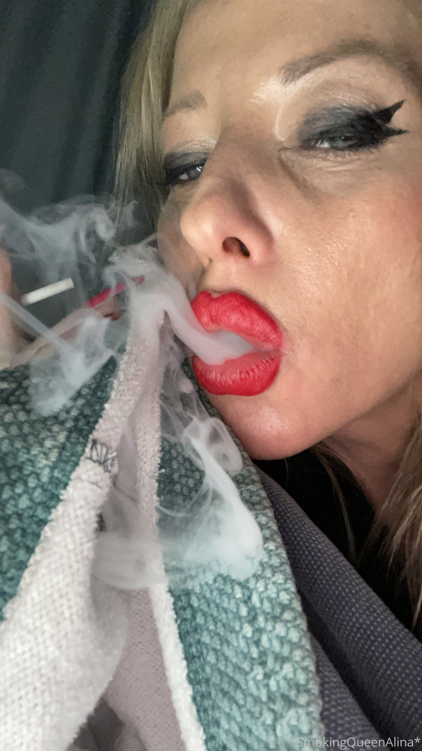 Photo by smokingqueenalina published on May 17,2023 21:36:50 - BestThots