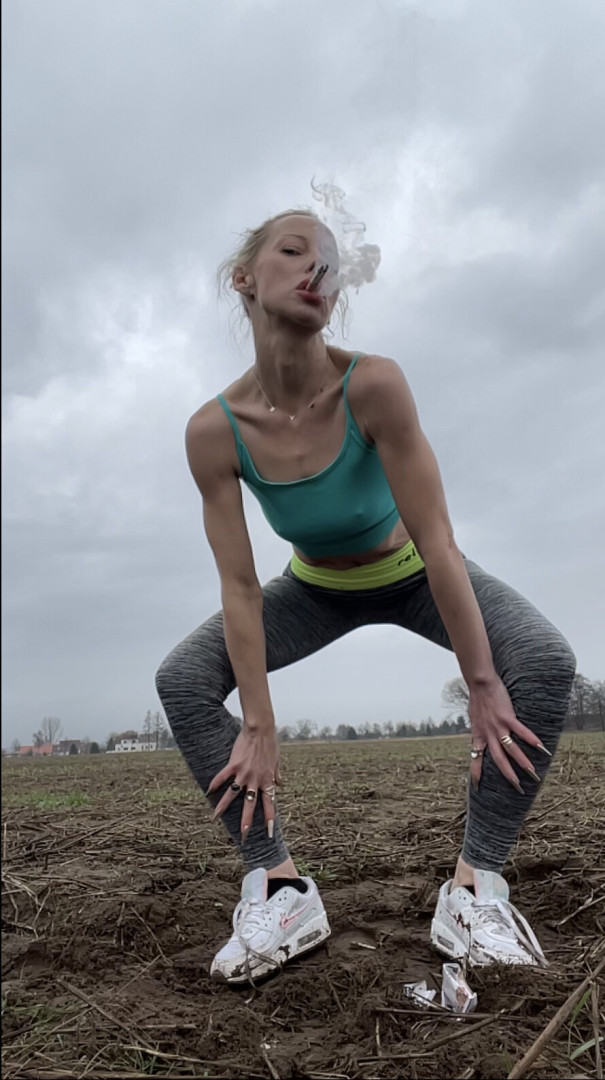 Photo by smokingqueenalina published on May 17,2023 21:37:19 - BestThots