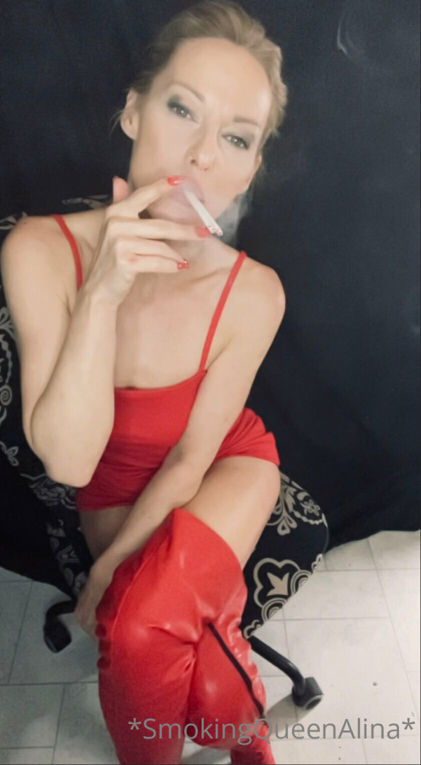 Photo by smokingqueenalina published on May 17,2023 21:37:29 - BestThots