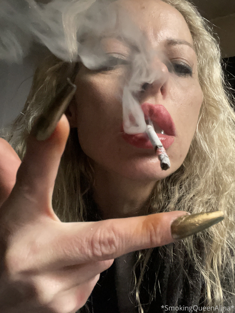 Photo by smokingqueenalina published on May 17,2023 21:38:14 - BestThots