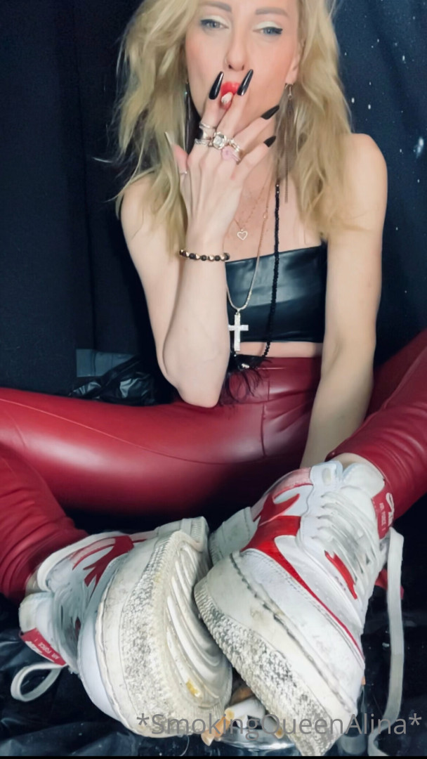 Photo by smokingqueenalina published on May 17,2023 21:39:00 - BestThots