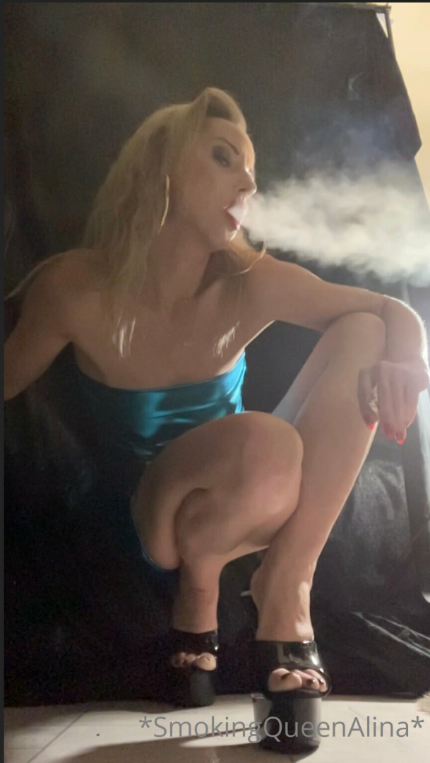 Photo by smokingqueenalina published on May 17,2023 21:39:27 - BestThots