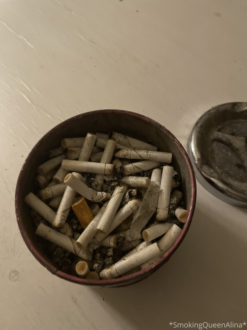 Photo by smokingqueenalina published on May 17,2023 21:39:32 - BestThots