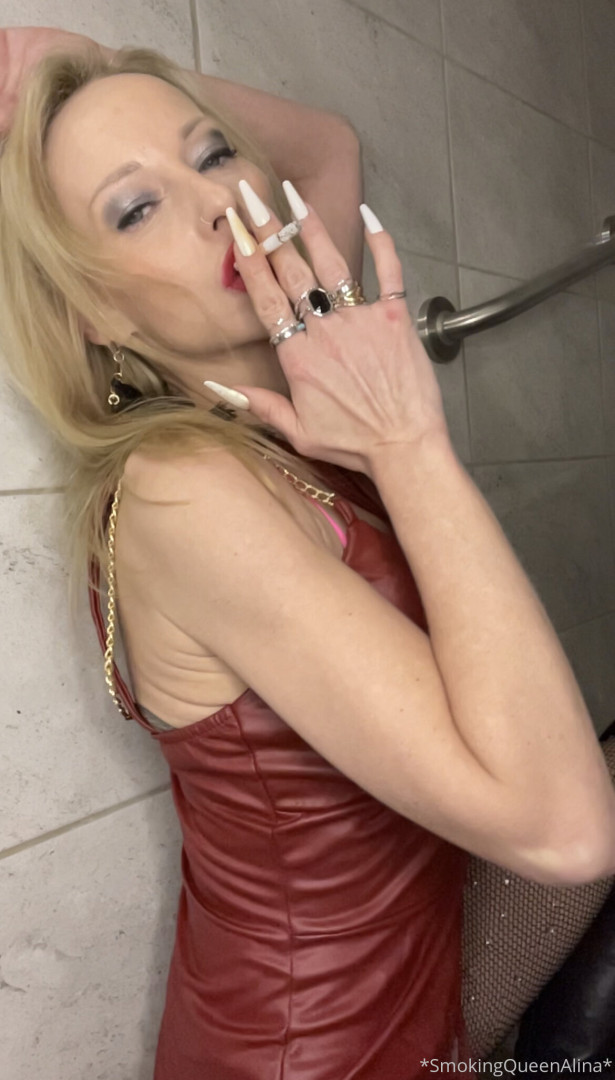 Photo by smokingqueenalina published on May 17,2023 21:39:38 - BestThots