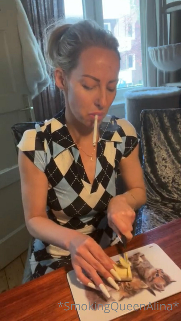 Photo by smokingqueenalina published on May 17,2023 21:39:59 - BestThots