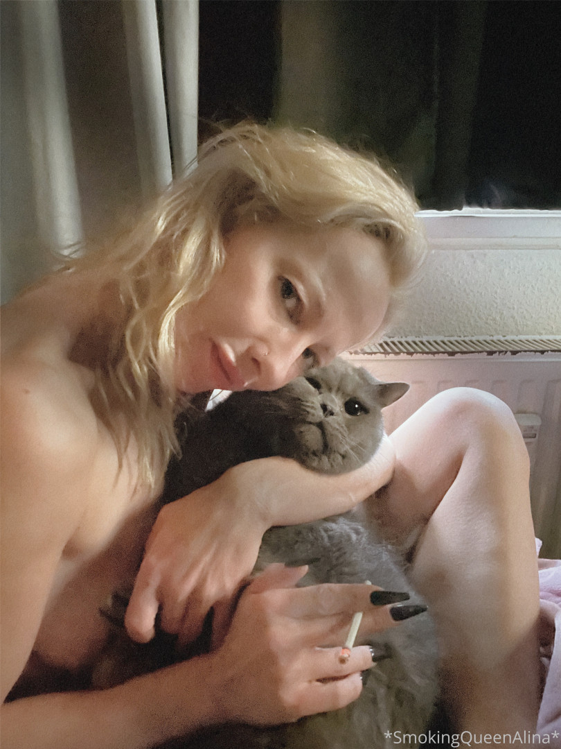 Photo by smokingqueenalina published on May 17,2023 21:40:32 - BestThots