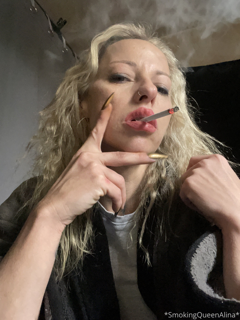 Photo by smokingqueenalina published on May 17,2023 21:40:41 - BestThots