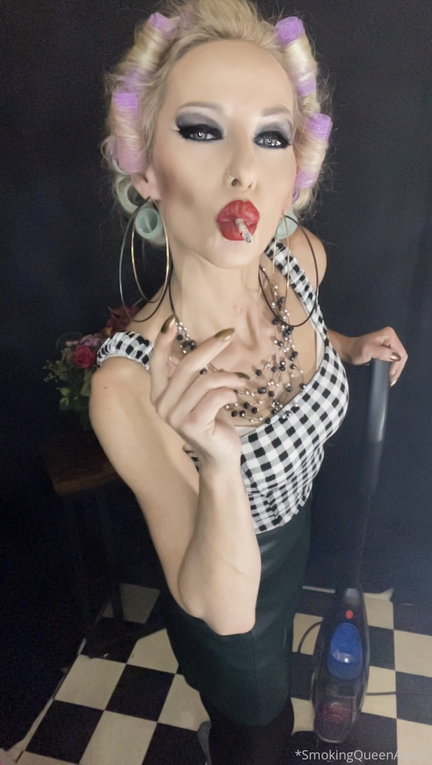 Photo by smokingqueenalina published on May 17,2023 21:41:04 - BestThots