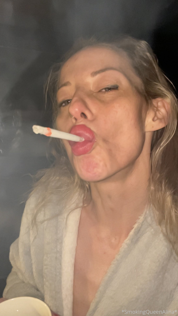 Photo by smokingqueenalina published on May 17,2023 21:41:14 - BestThots