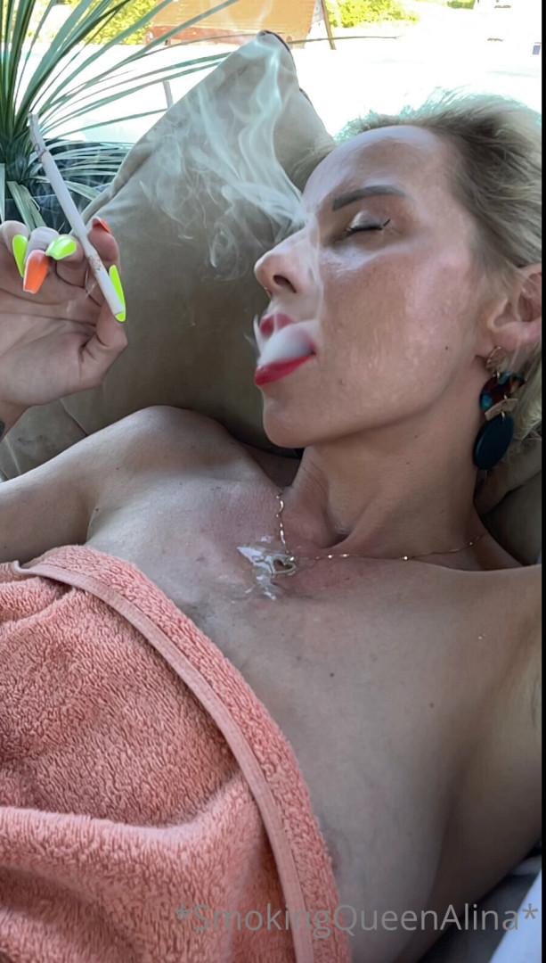 Photo by smokingqueenalina published on May 17,2023 21:42:27 - BestThots