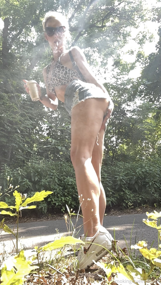 Photo by smokingqueenalina published on May 17,2023 21:42:42 - BestThots