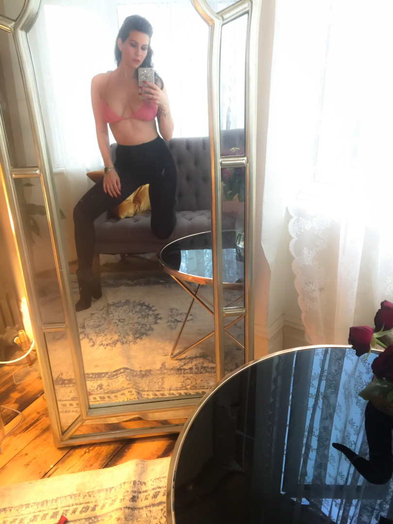 Photo by surrendersubmit published on October 16,2023 14:44:01 - BestThots