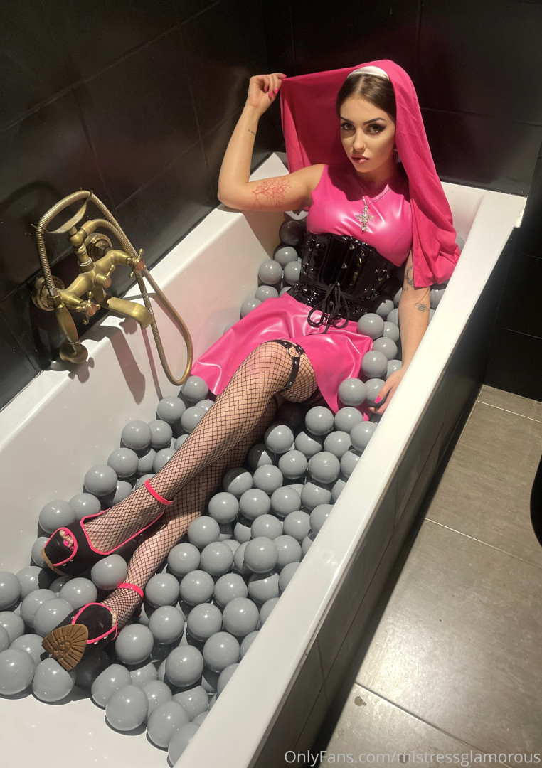 Photo by mistressglamorous published on May 20,2023 21:18:36 - BestThots