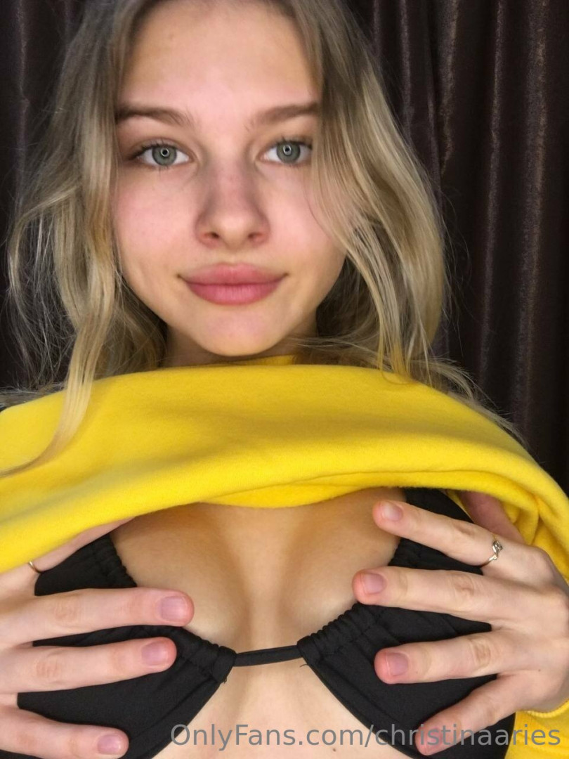 Photo by christinaaries published on January 10,2024 23:38:06 - BestThots