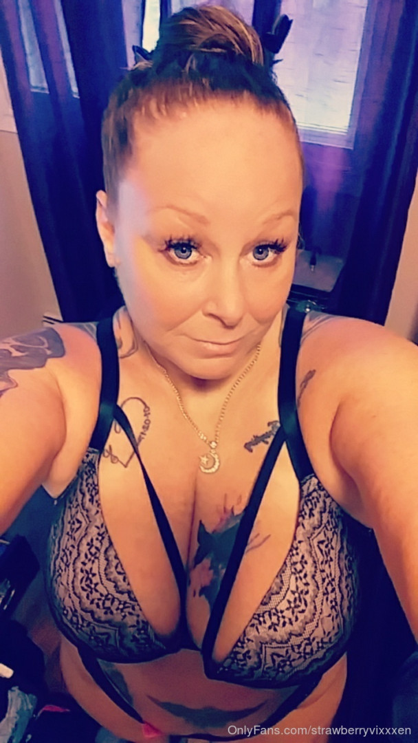 Photo by strawberryvixxxen published on October 16,2023 00:28:10 - BestThots