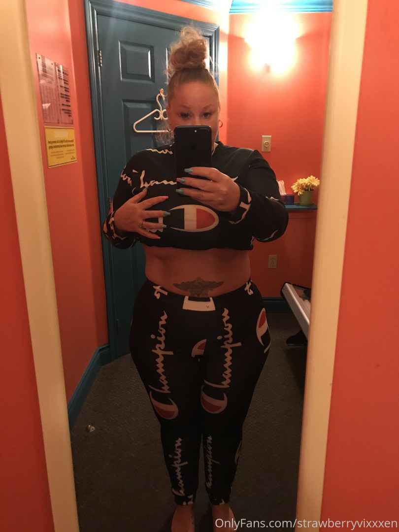 Photo by strawberryvixxxen published on October 16,2023 00:31:07 - BestThots