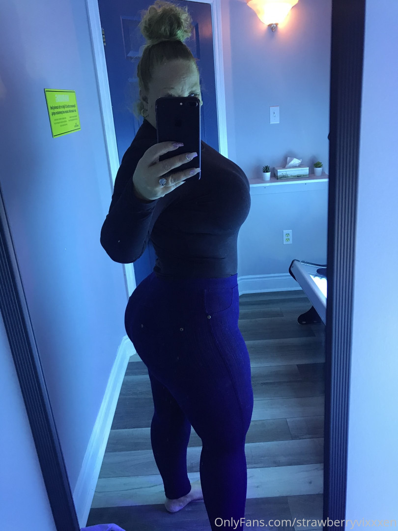 Photo by strawberryvixxxen published on October 16,2023 00:35:25 - BestThots