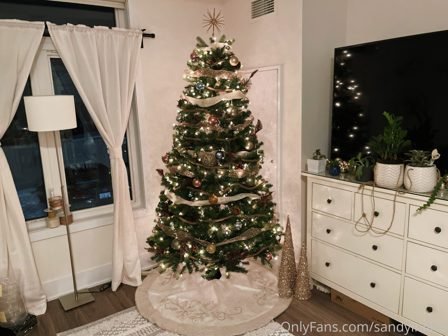 Photo by sandyinlace published on August 16,2023 03:42:29 - BestThots