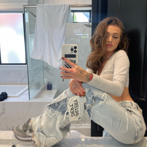 woahhvicky #1944903