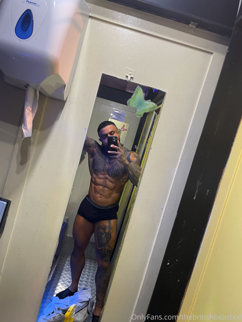 Photo by thebritishbeastxxl published on October 16,2023 11:46:01 - BestThots