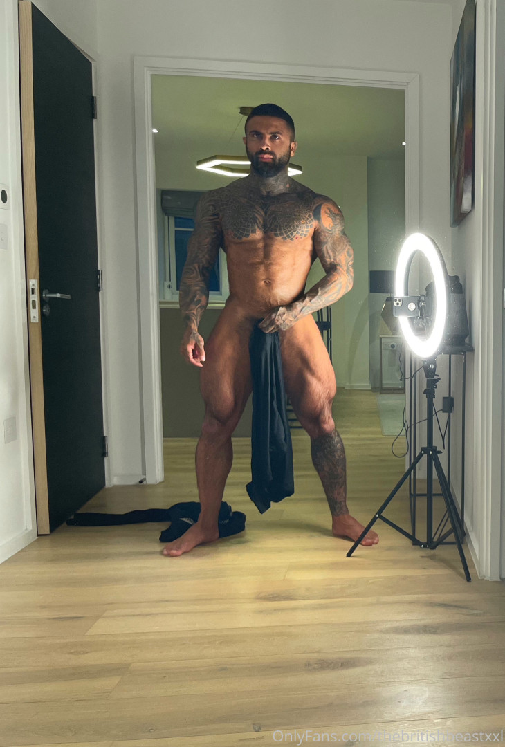 Photo by thebritishbeastxxl published on October 16,2023 11:46:10 - BestThots