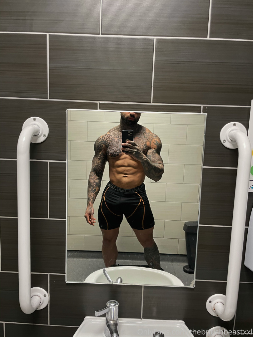Photo by thebritishbeastxxl published on October 16,2023 11:46:54 - BestThots