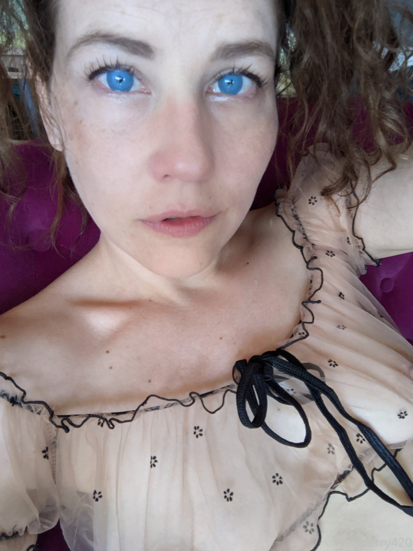 Photo by keriberry_420 published on June 17,2023 15:27:59 - BestThots