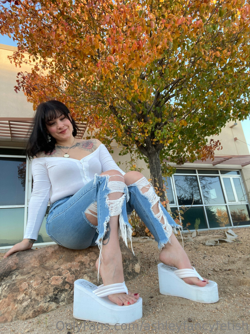 Photo by ashleyfancyfetish published on October 17,2023 07:27:19 - BestThots