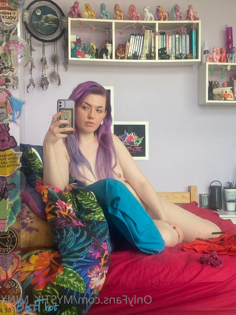 Photo by mystik_minx published on December 13,2024 20:04:59 - BestThots