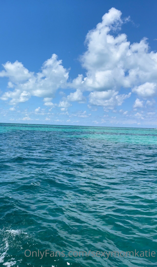 Photo by sexymomkatie published on July 25,2023 05:31:13 - BestThots